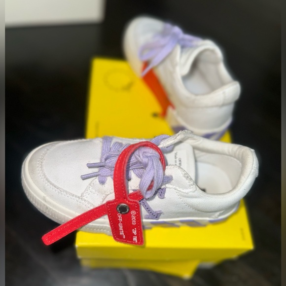 Off-White Other - Off-White Kids
Vulcanized low-top sneakers